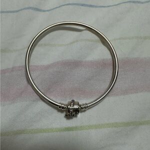 Silver Pandora Charm Bracelet with clasp